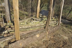 abri à hérisson et clôture